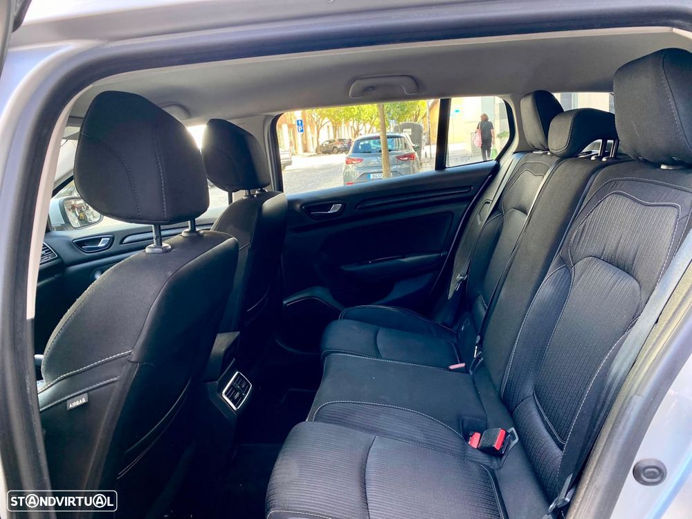 Renault Mégane Sport Tourer 1.5 dCi Comfort SS - 23
