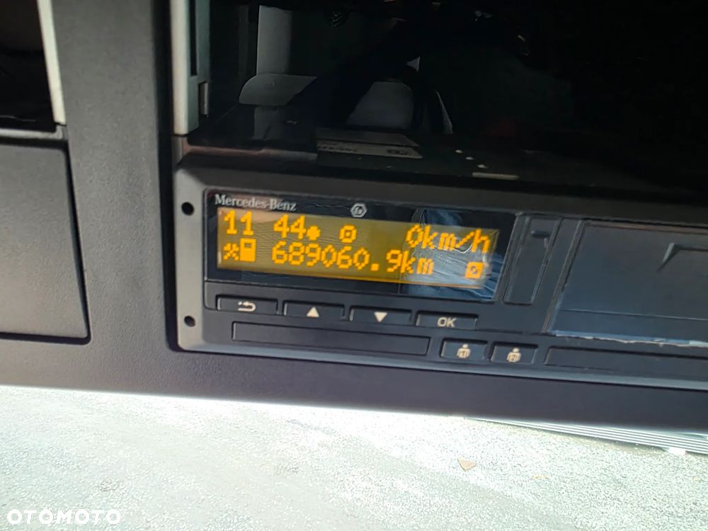 Mercedes-Benz Actros - 8