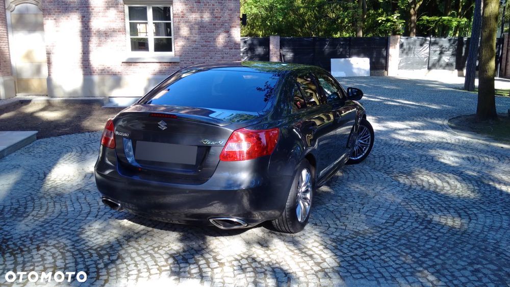 Suzuki Kizashi 2.4 Sport - 10