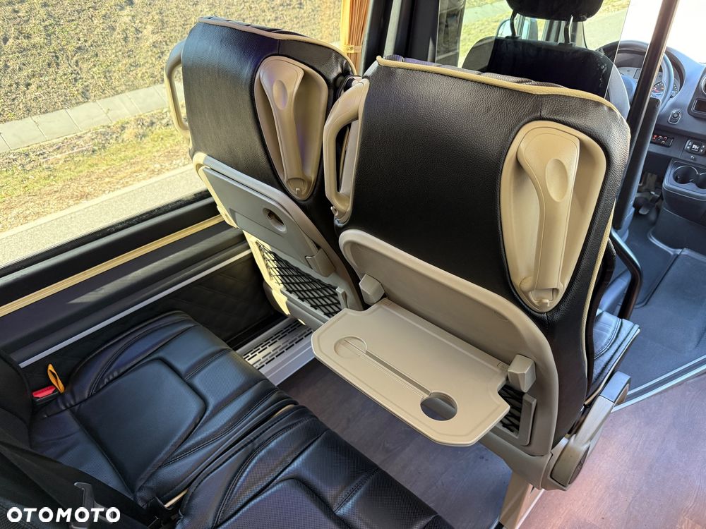 Mercedes-Benz Sprinter 519 - 40