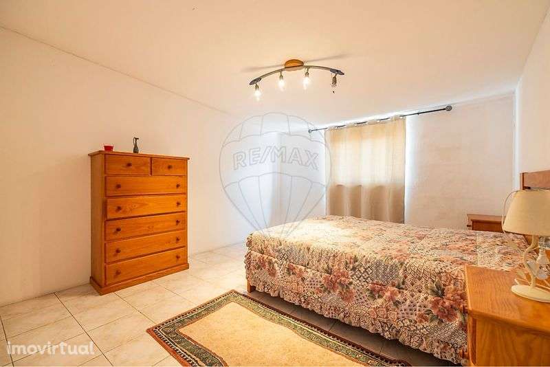 Moradia com Duas Casas Independentes – Oportunidade Imperdível! - Grande imagem: 4/11