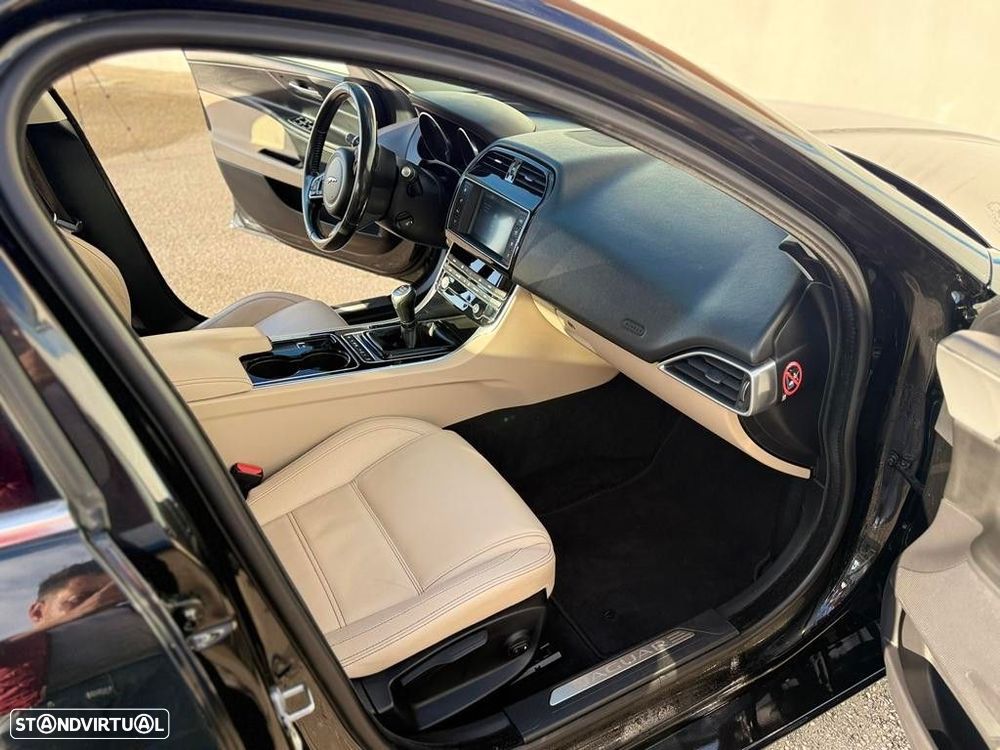 Jaguar XE 2.0 D Pure - 29