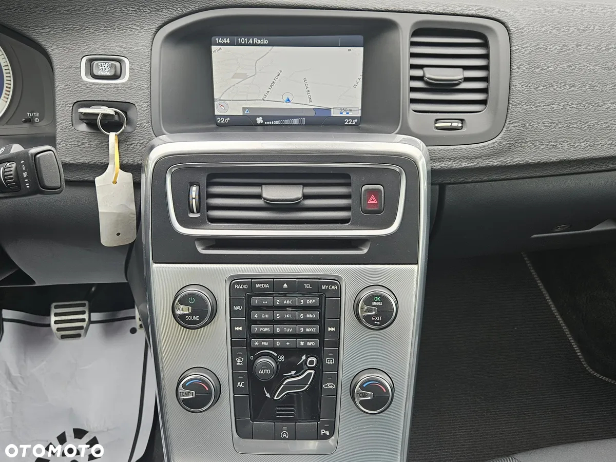 Volvo S60 D3 R-Design - 15