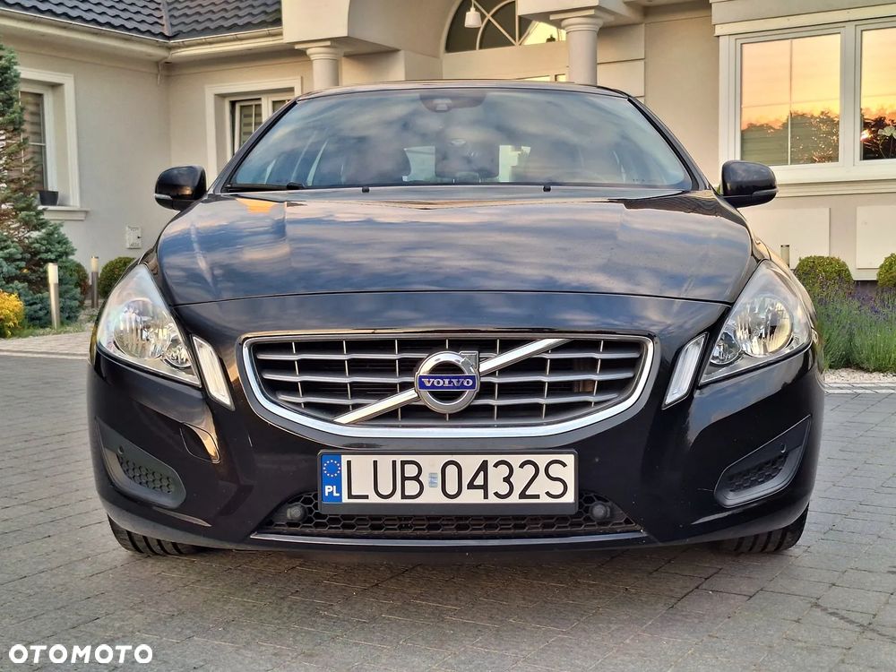 Volvo V60 T3 Momentum - 12