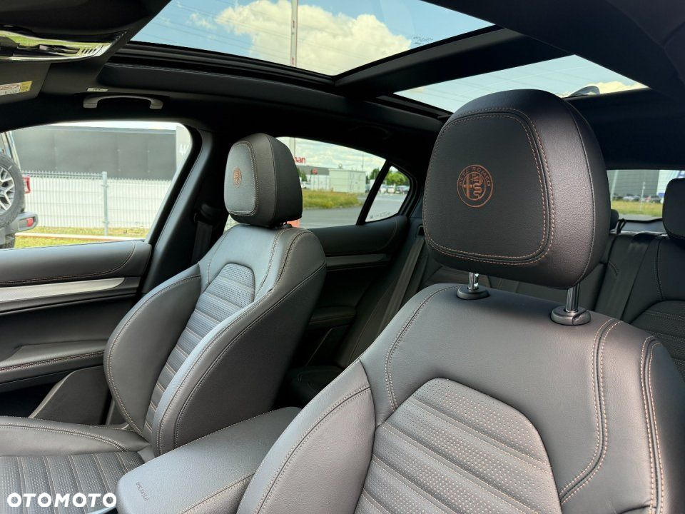 Alfa Romeo Stelvio - 7