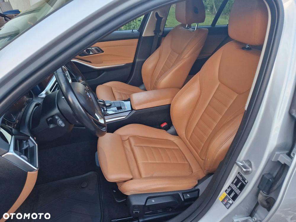 BMW Seria 3 330e xDrive - 17