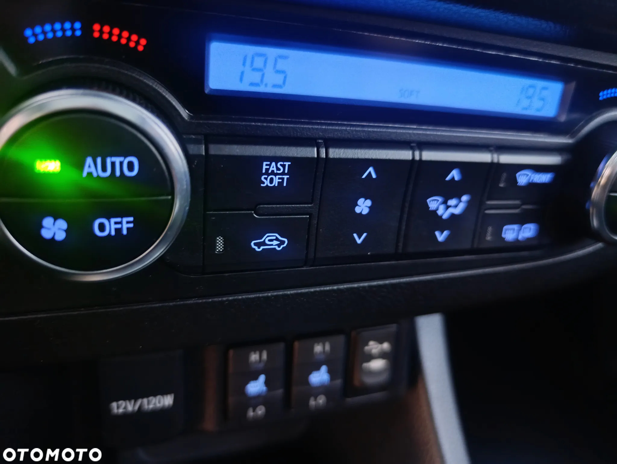 Toyota Auris 1.6 Valvematic Multidrive S Executive - 23