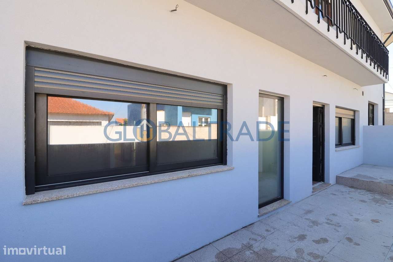 Andar de Moradia T3 Renovado com Terraço em São Cosme - Grande imagem: 4/60