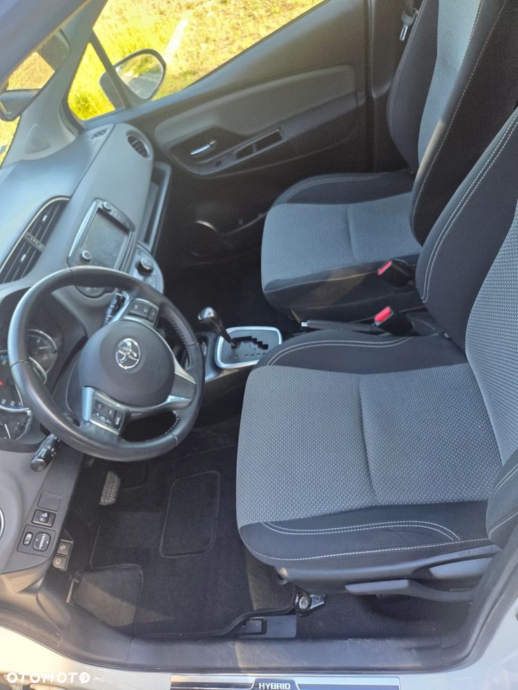 Toyota Yaris Hybrid 100 Premium EU6 - 11