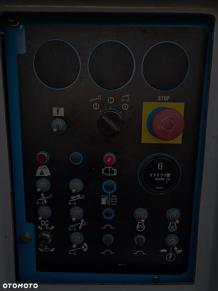 Genie S-45 Zwyżka Podnośnik Teleskopowy terenowy 4x4 wysokość 16 m Silnik DEUTZ jak Nowa IMPORT NORWEGIA 2009r Spalinowo- elektryczna Zadbana. Zero luzów wycieków! Okazja! 2 x Sterowanie maszyną góra i dół - 31