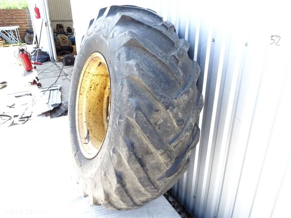 OPONA + FELGA  MASSEY FERGUSON 410 - 2