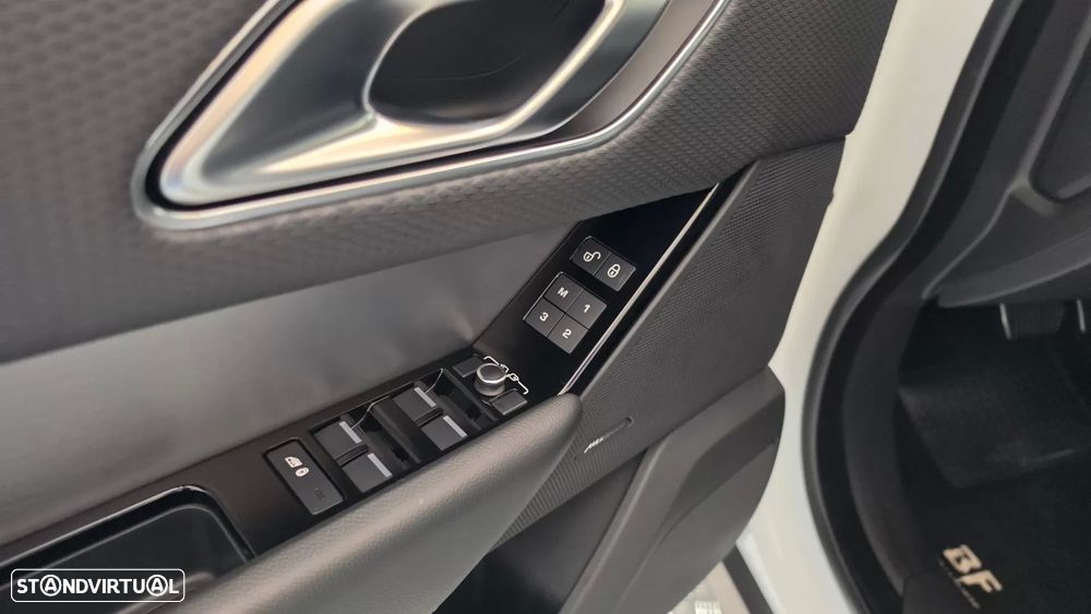 Land Rover Range Rover Velar 2.0 D R-Dynamic S - 43