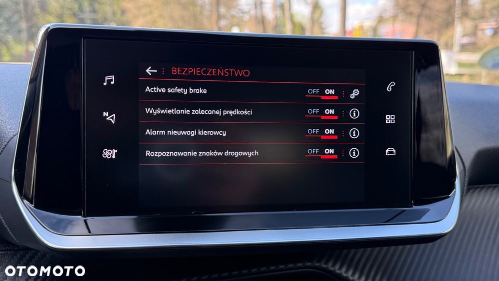 Peugeot 2008 1.5 BlueHDi Allure S&S EAT8 - 25