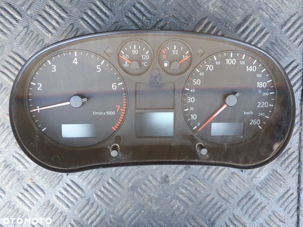 AUDI A3 8L LIFT 1.6 8V LICZNIK ZEGARY PÓŁFIS 8L0920900L EUROPA - 1