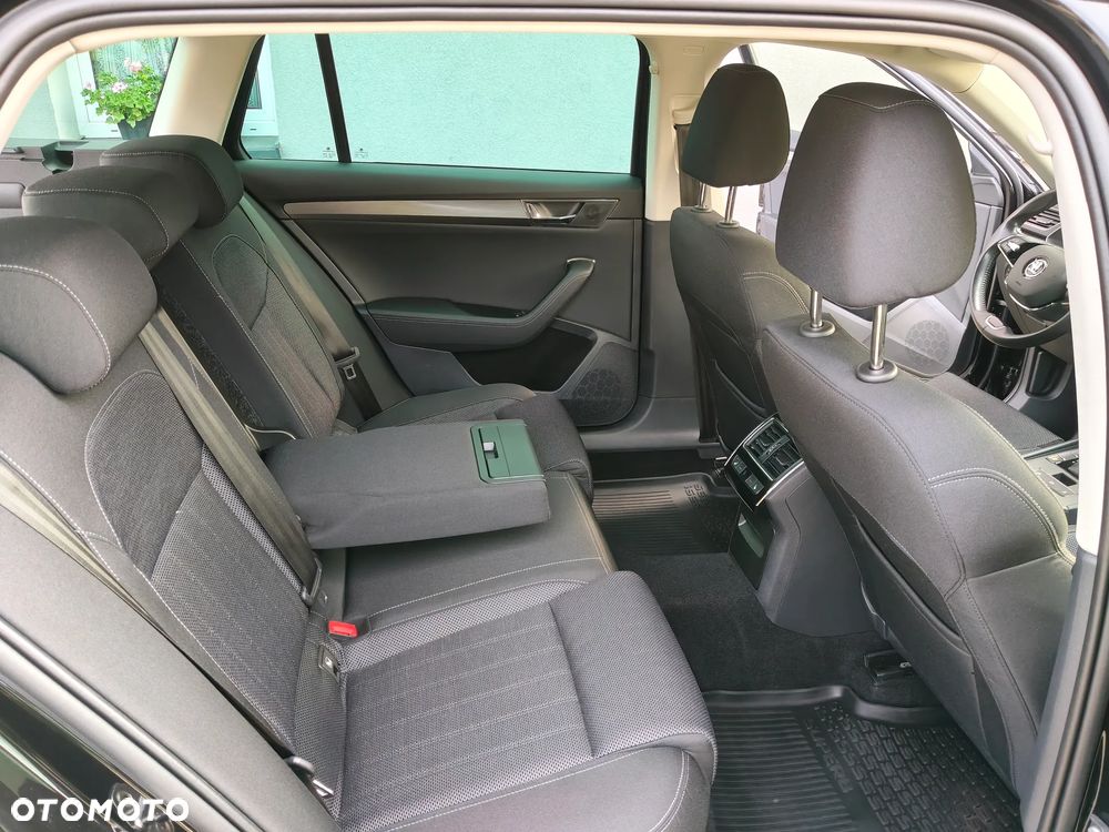 Skoda Superb 2.0 TDI SCR 4x4 Style DSG - 10