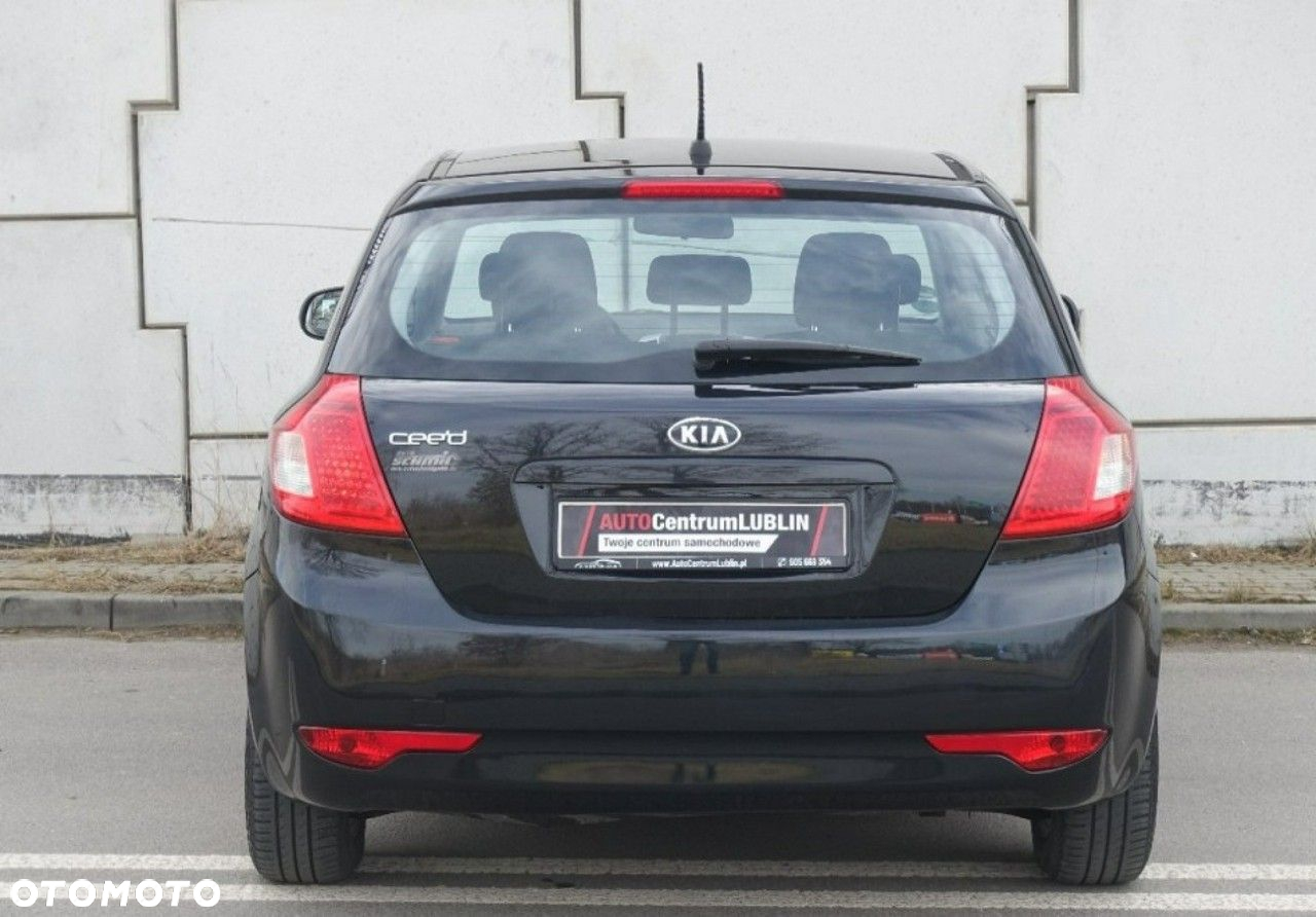 Kia Ceed - 9