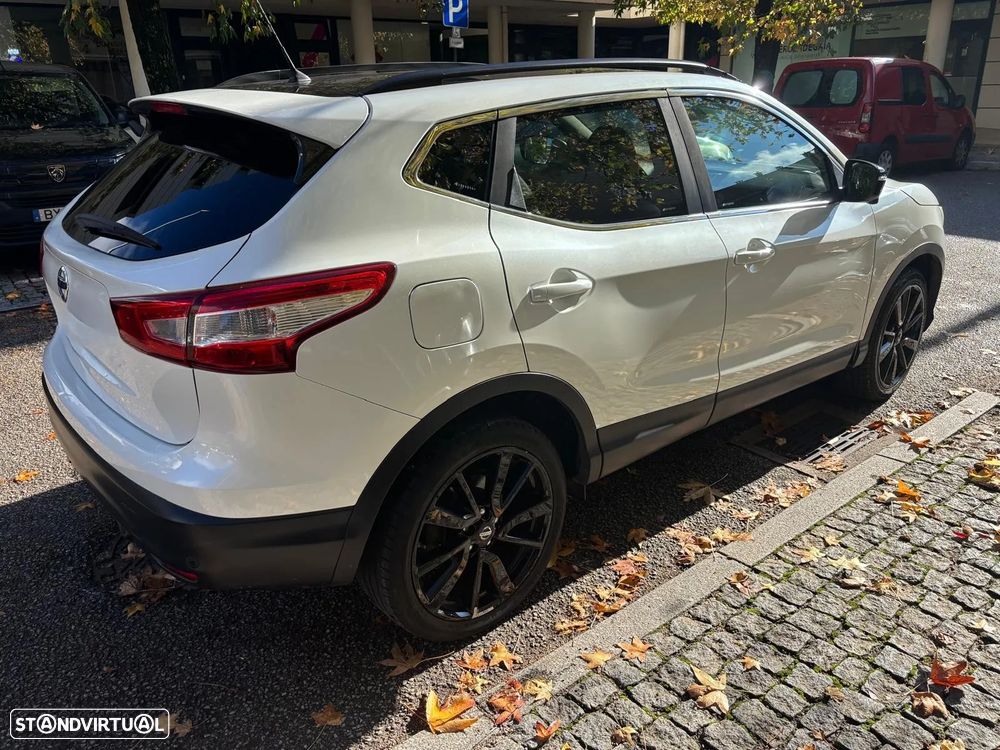 Nissan Qashqai 1.6 dCi Tekna 19 Alcantara Xtronic - 4