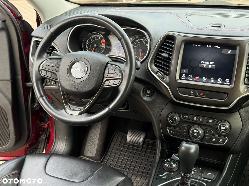 Jeep Cherokee - 18