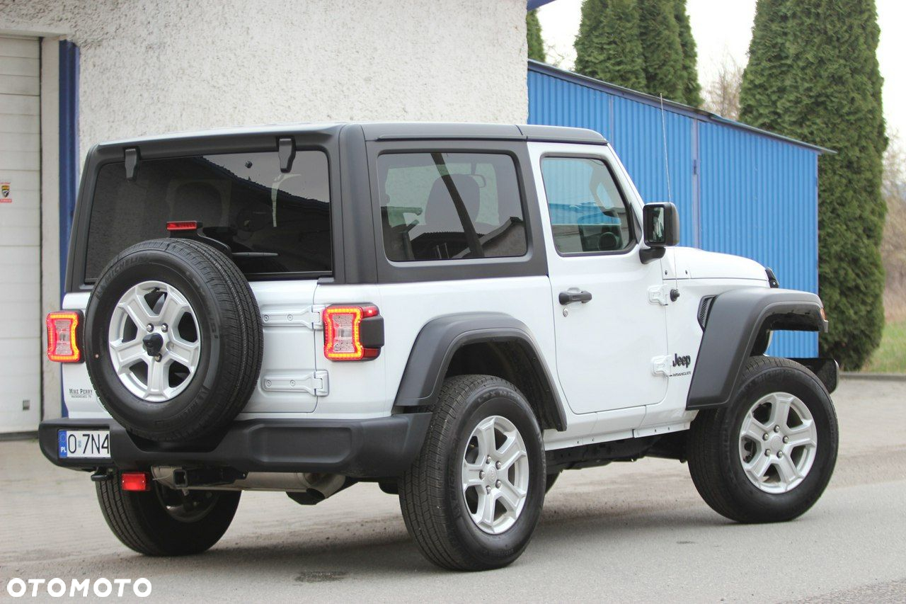 Jeep Wrangler - 36