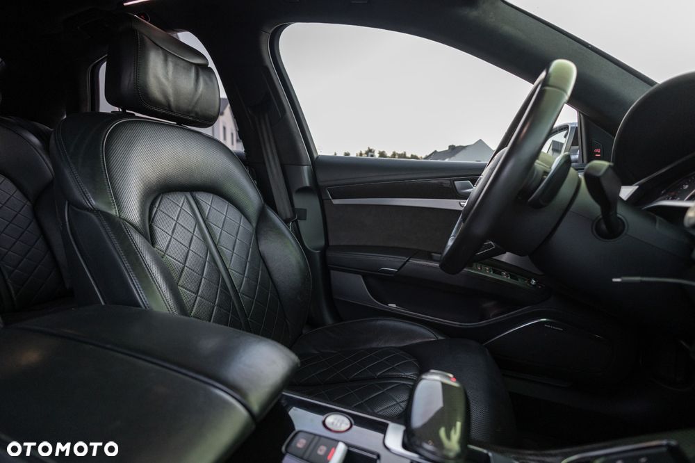 Audi S8 - 11