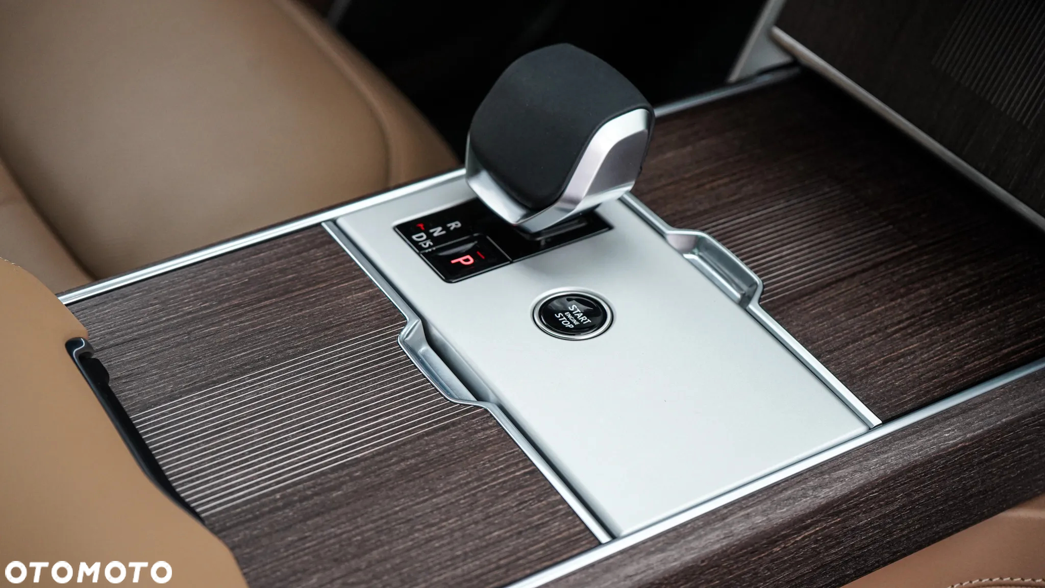 Land Rover Range Rover D350 Autobiography - 16