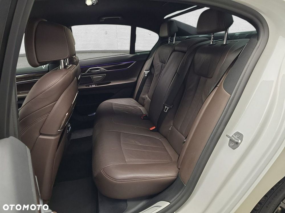 BMW Seria 7 - 12