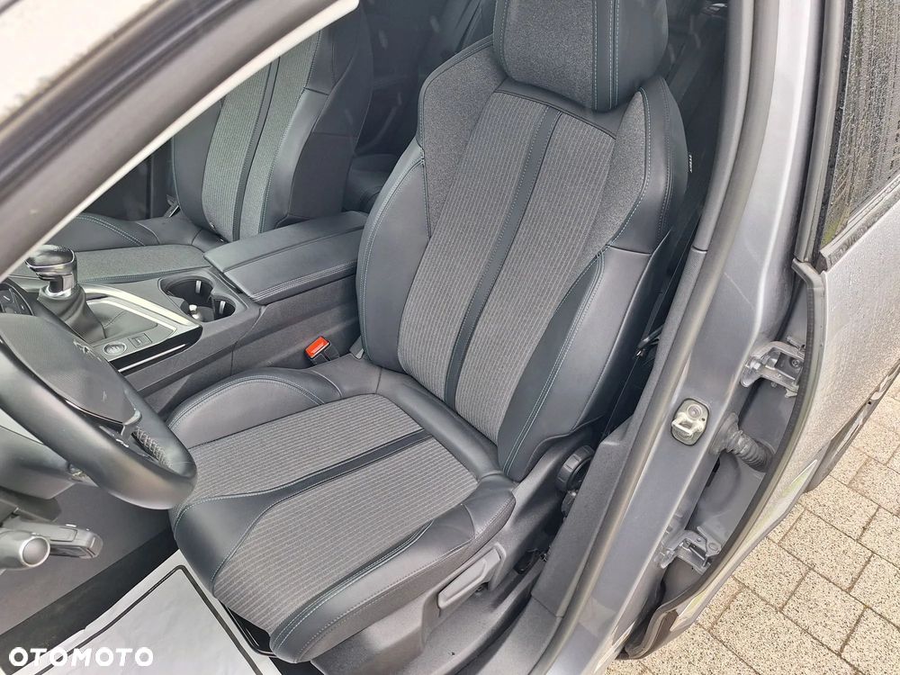 Peugeot 3008 1.2 PureTech GPF Allure S&S - 12