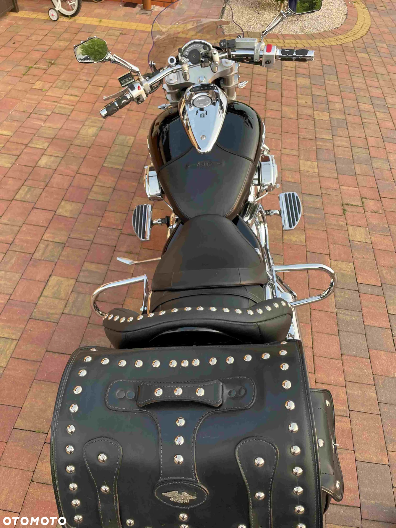 Suzuki Intruder - 12