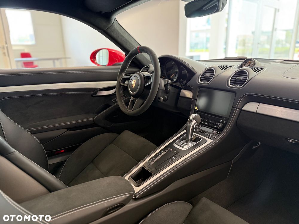 Porsche 718 Cayman - 9