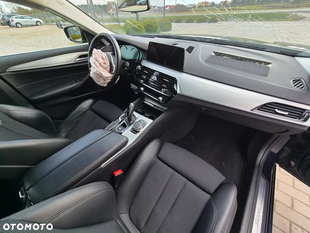 BMW Seria 5 530d xDrive Sport Line - 12