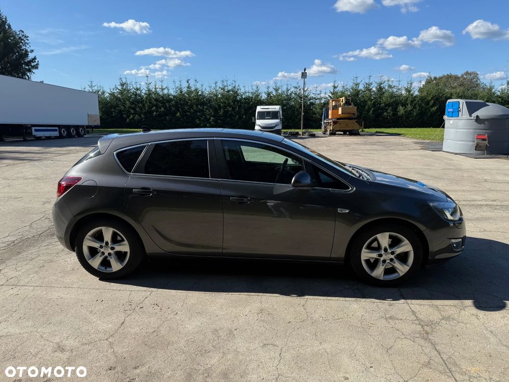 Opel Astra GTC 1.6 Turbo Edition - 3