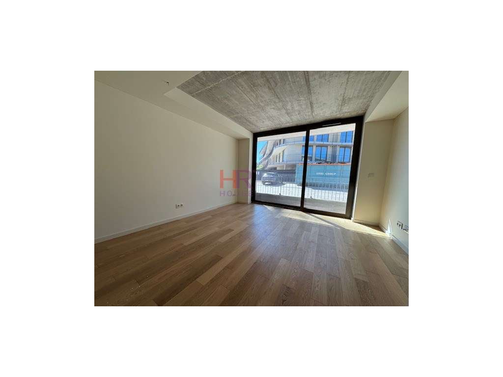 Apartamento T0 em Coimbra com aparcamento privativo coberto. - Grande imagem: 2/9