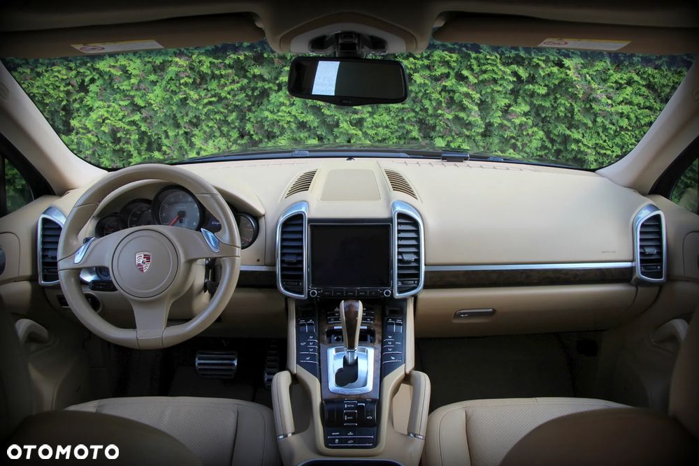Porsche Cayenne - 7