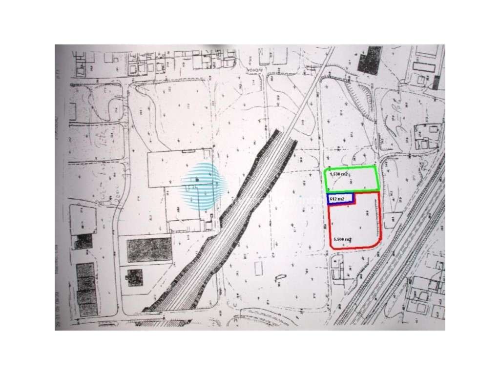 Terreno Industrial localizado no Seixal com bons acessos - Grande imagem: 2/3