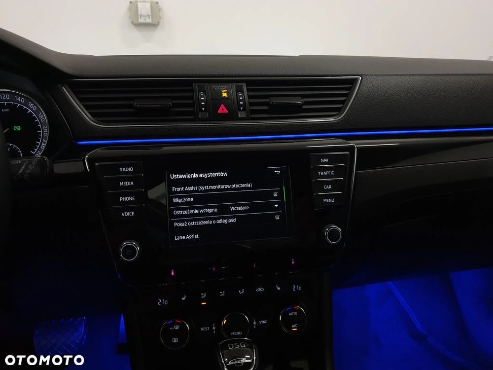 Skoda Superb 2.0 TDI L&K DSG - 22