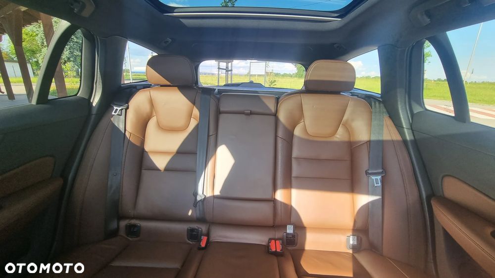 Volvo V60 Cross Country - 22