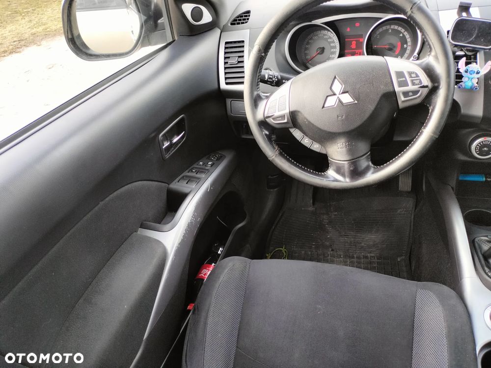 Mitsubishi Outlander 2.0 DI-D 4WD Intense - 10