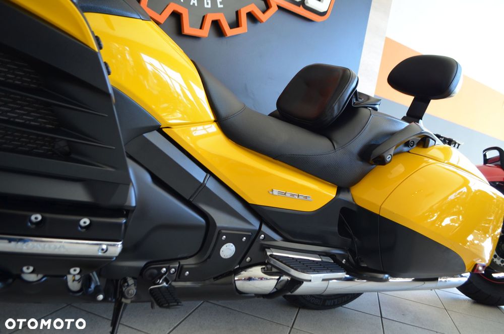 Honda GL - 28