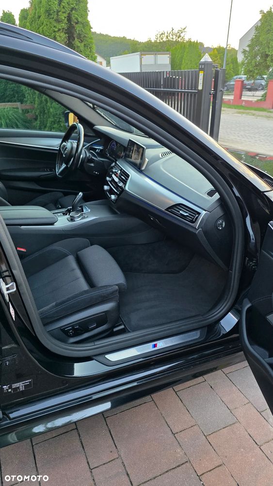BMW Seria 5 520d xDrive M Sport sport - 9
