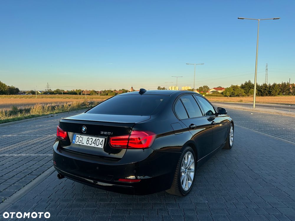 BMW Seria 3 320i - 8