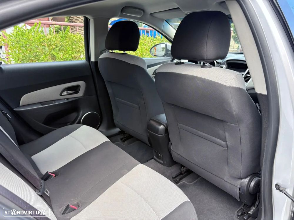 Chevrolet Cruze 1.6 LS - 53