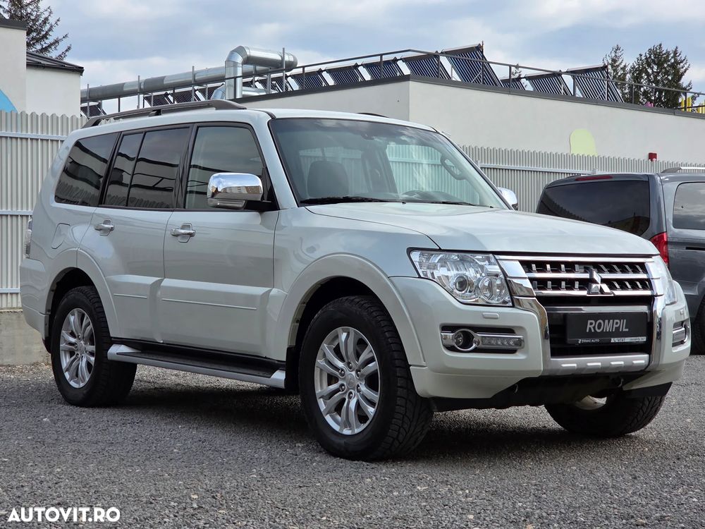 Mitsubishi Pajero 3.2 DI-D Instyle - 1