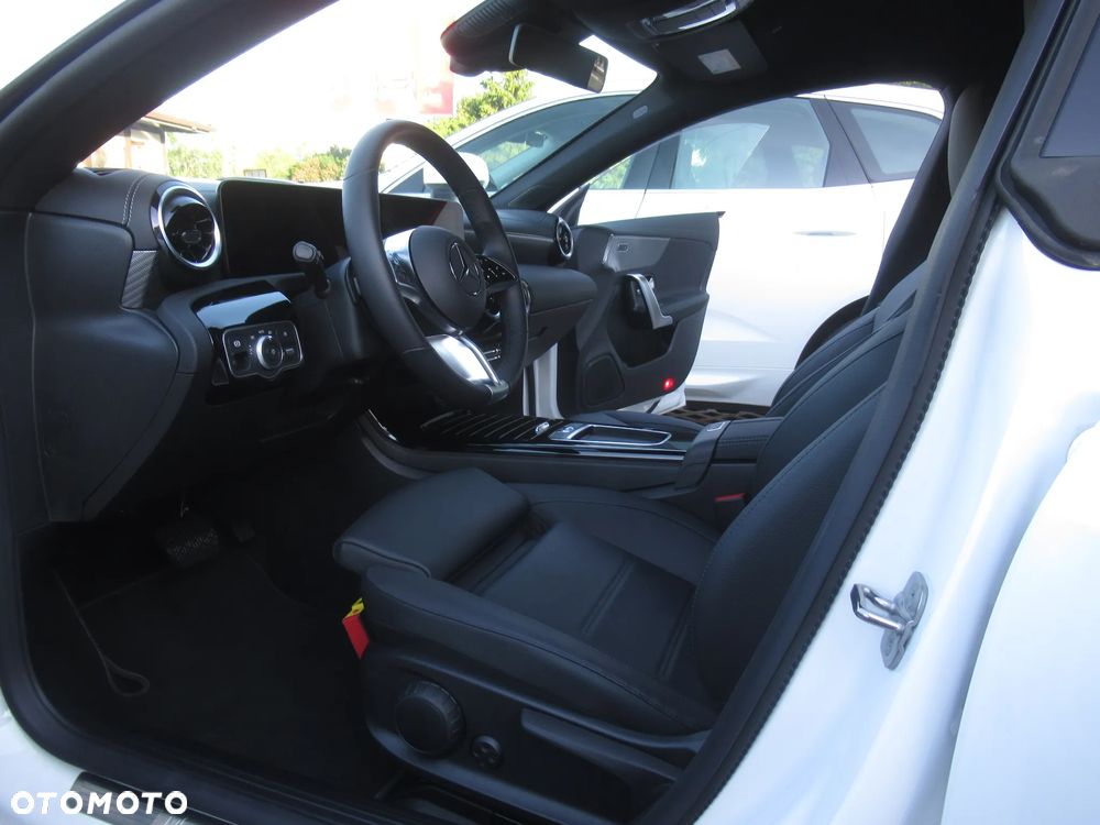 Mercedes-Benz CLA 180 mHEV 7G-DCT - 6