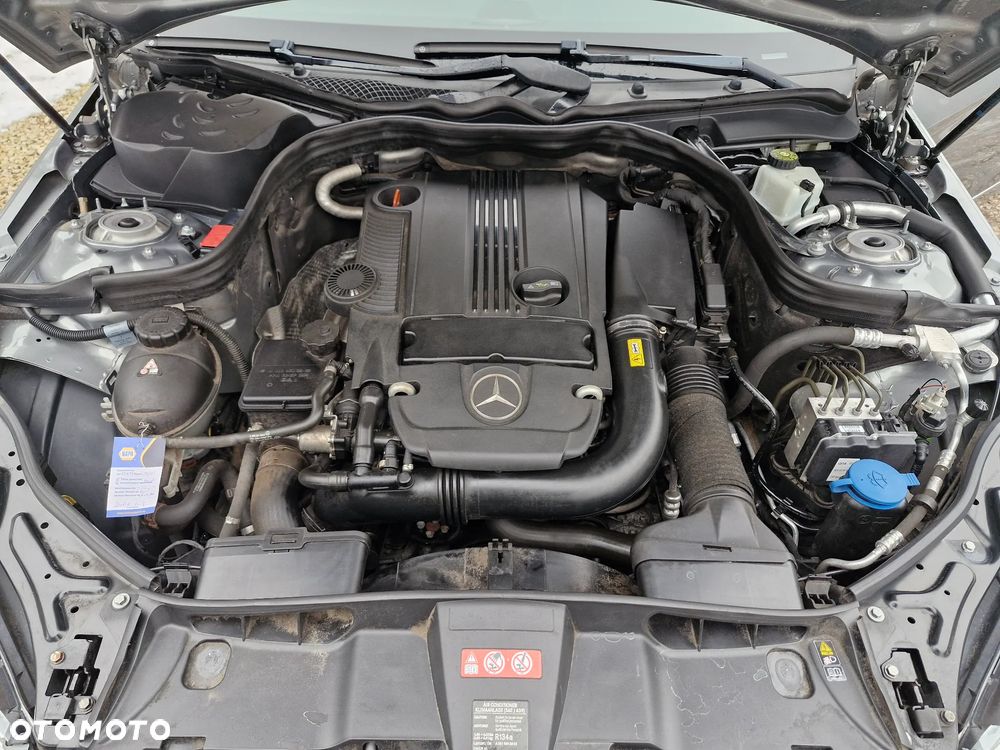 Mercedes-Benz Klasa E 200 BlueEFFICIENCY 7G-TRONIC Avantgarde - 29