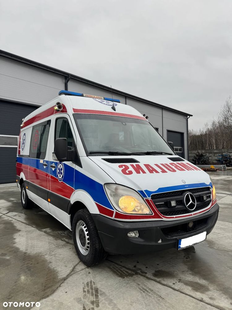 Mercedes-Benz Sprinter 319 Karetka Pogotowia Ambulans - 2
