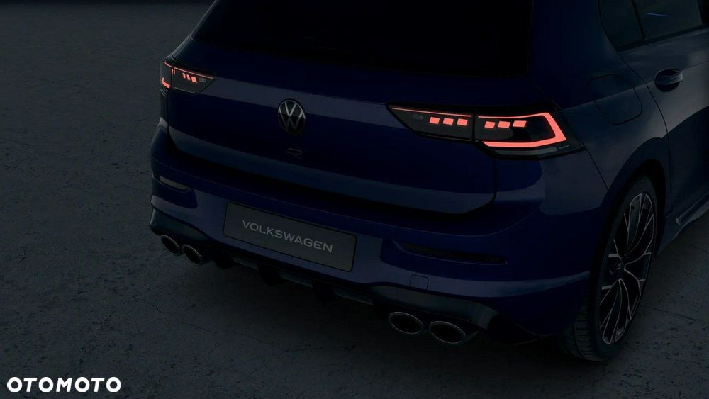 Volkswagen Golf - 10