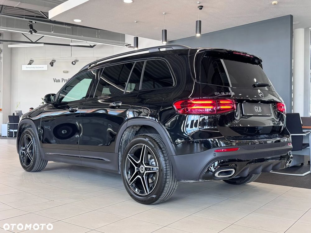 Mercedes-Benz GLB 200 AMG Line 7G-DCT - 3