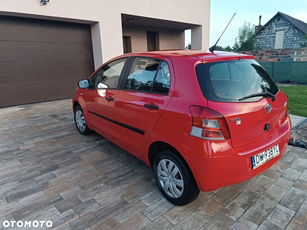 Toyota Yaris 1.0 Sol - 4