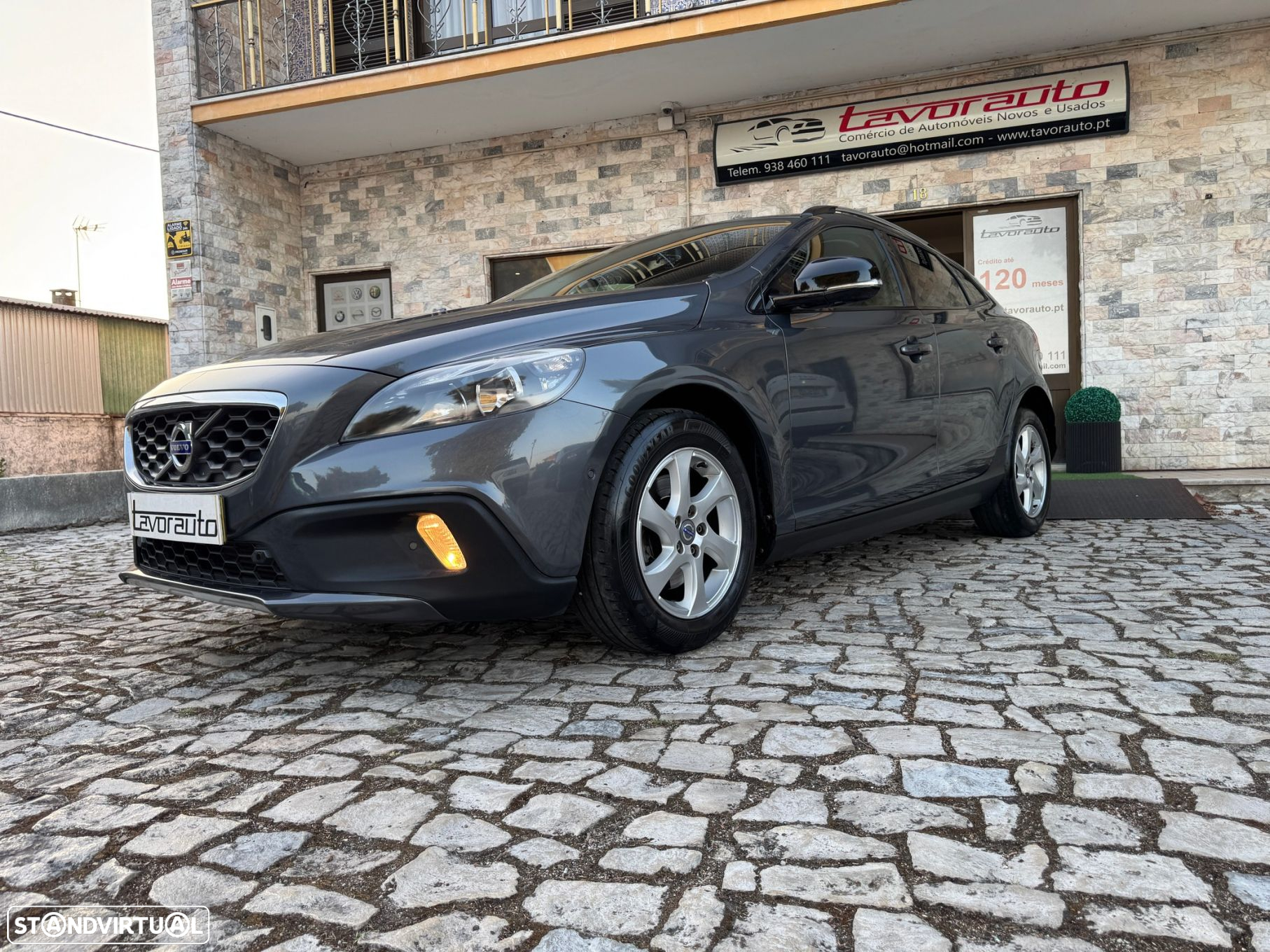 Volvo V40 Cross Country 1.6 D2 Momentum - 19