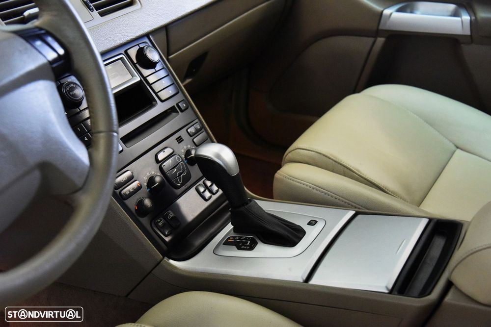 Volvo XC 90 2.4 D5 7L Executive - 16